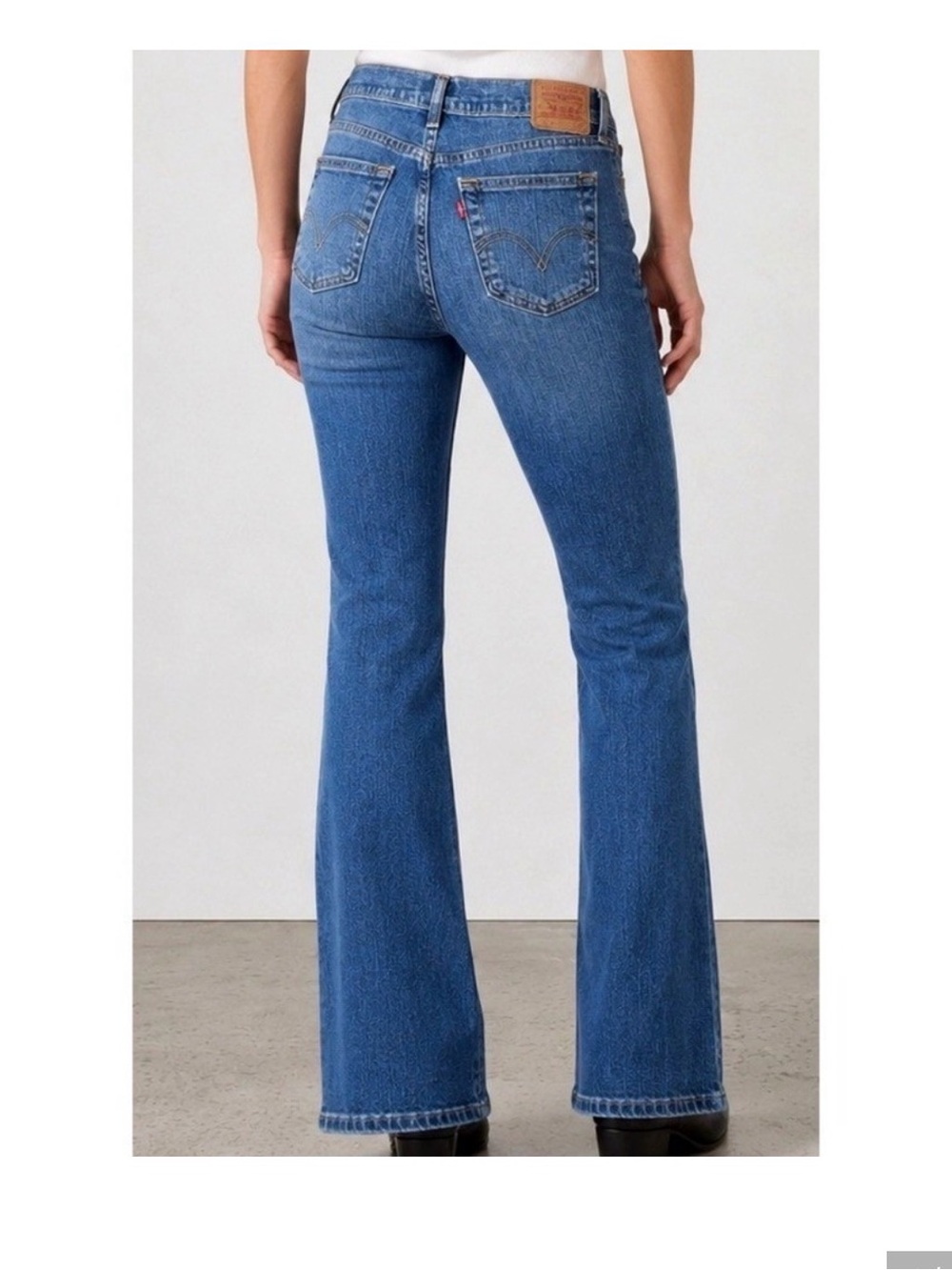 Levi’s boot cut straight leg 550 relaxed Classic Blue Women's Jeans